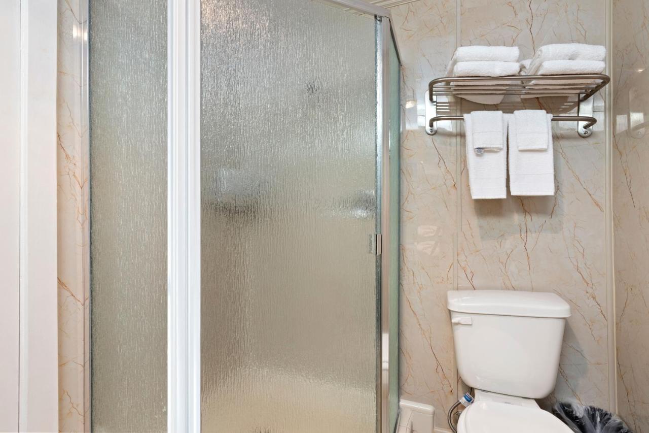 Glenhaven Konocti Harbor Resort מראה חיצוני תמונה